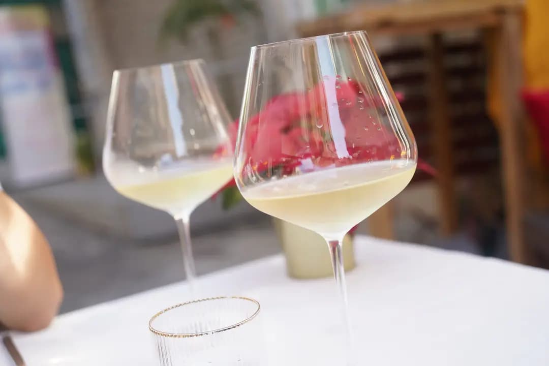 Bubbles & Wines photo 7