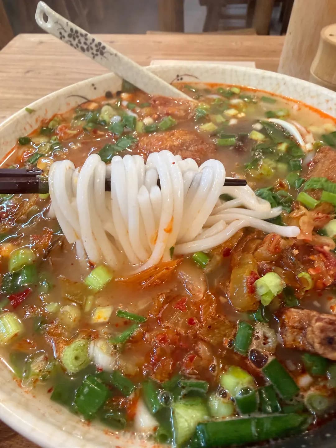 十里豬扒酸辣米線 (億利工業中心) photo 5