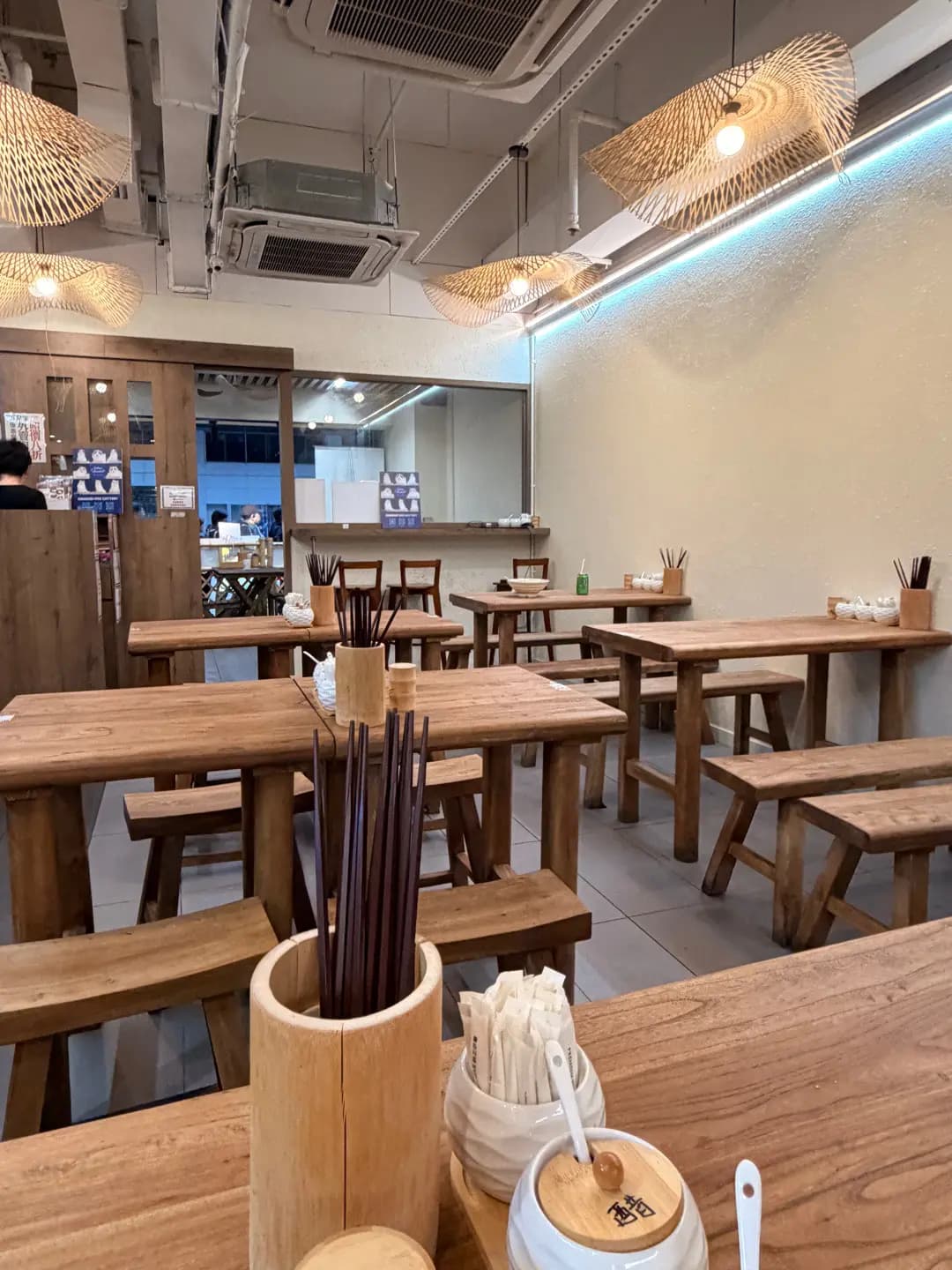 十里豬扒酸辣米線 (億利工業中心) photo 8