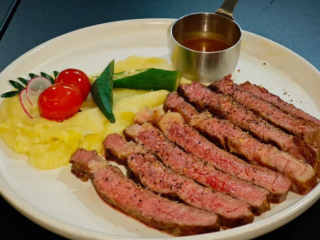 Day One Cafe (駱駝漆大廈第三座) photo 3